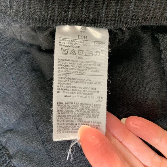 Old Navy Black Linen Blend Pull On Shorts XS - Picture 3 of 4